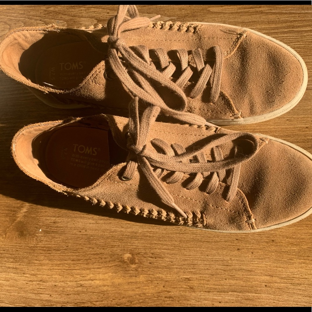 TOMS shoes
